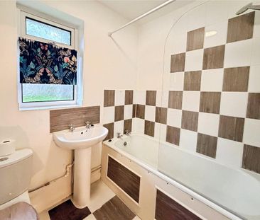 2 bedroom bungalow to rent - Photo 1