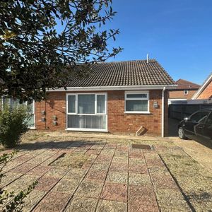 Blackbird Road, Beck Row, BURY ST. EDMUNDS - Photo 3