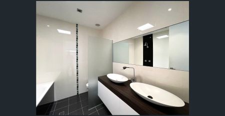 Renovated 4 Bed, 2.5 Bath Family Home - Photo 2