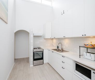 Charming, Private Villa with Expansive Backyard & Entertainer's Appeal - Photo 3