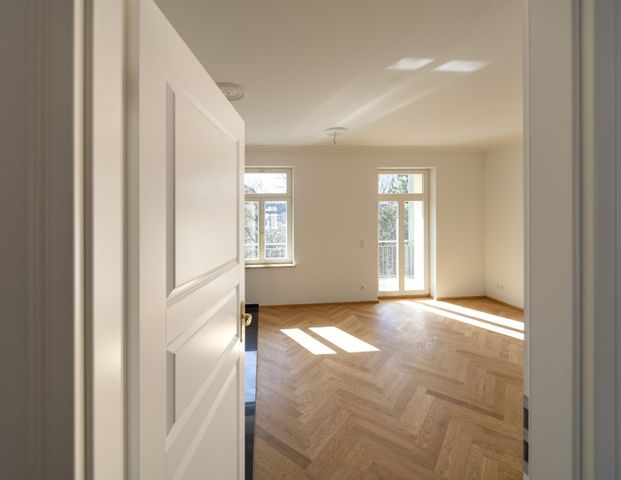 Hochwertig saniertes Objekt mit Fußbodenheizung und Parkettboden ! - Photo 1