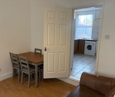 2 Bed Terraced House, Red Lane, CV6 - Photo 2