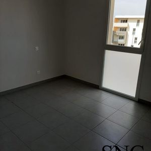 T2 AVEC BALCON ET PARKING - Photo 2