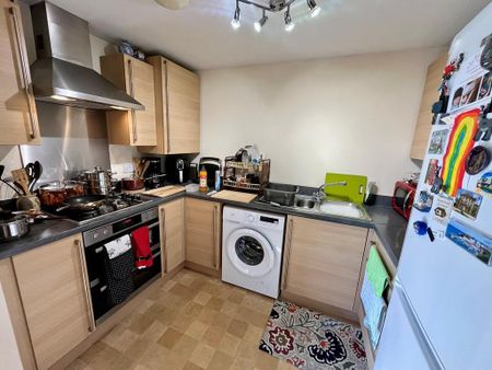2 bedroom apartment to rent - Photo 2