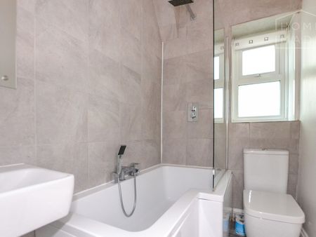 Charlton Church Lane, Greenwich, SE7 - Photo 5