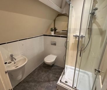 3 bedroom flat to rent - Photo 6