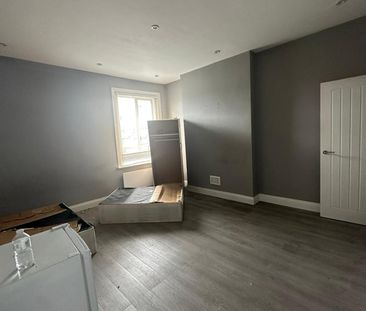 Studio Flat, Springbank Road, SE13 - Photo 1