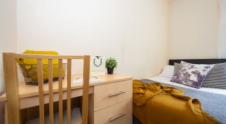 24 Hessle Terrace, Hyde Park, Leeds, LS6 1EQ - Photo 2