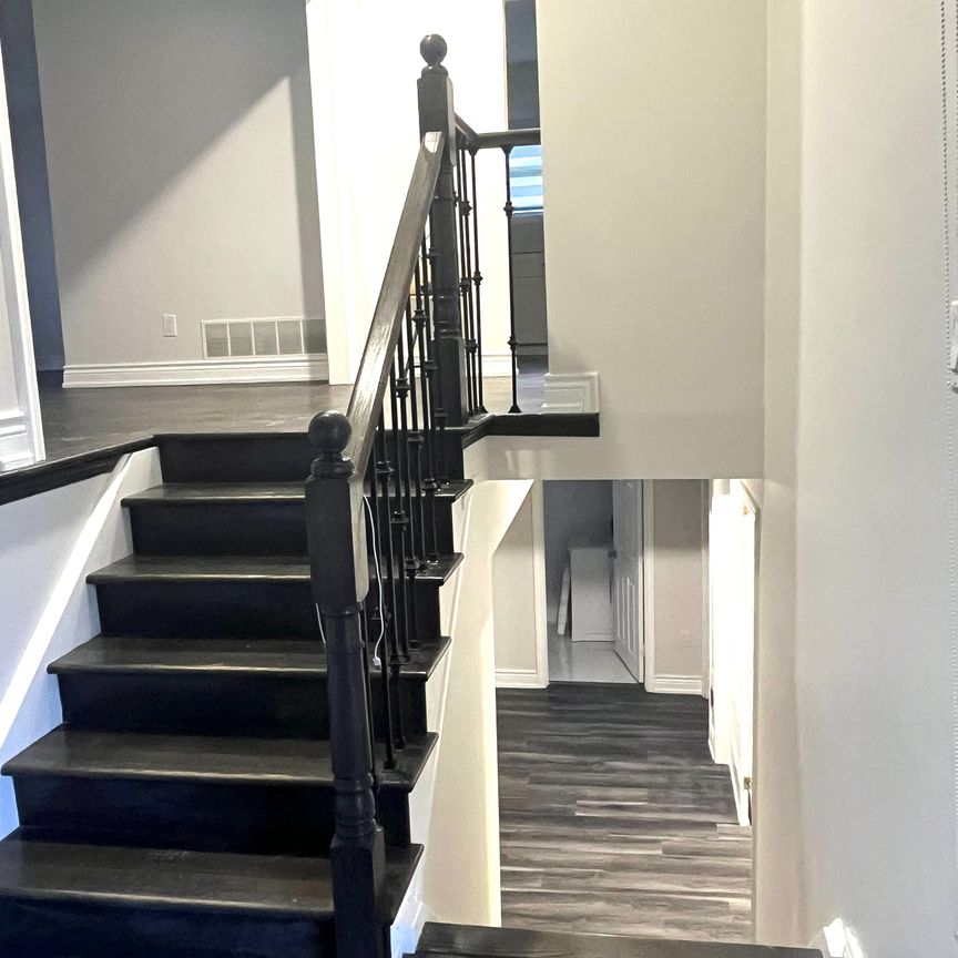 For Lease - 2380 Bridge Road, Oakville, Ontario - Photo 1