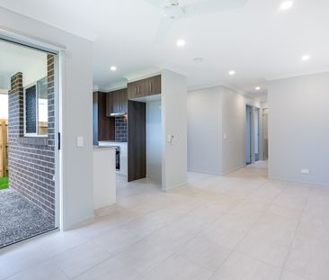 2/12 Pelham Street, Logan Reserve QLD 4133 - House For Rent | Domain - Photo 1