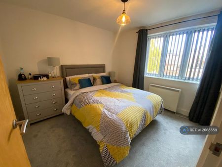 2 bedroom flat to rent - Photo 5