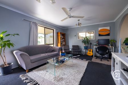 Family Home in the Heart of Eagleby&excl; - Photo 5