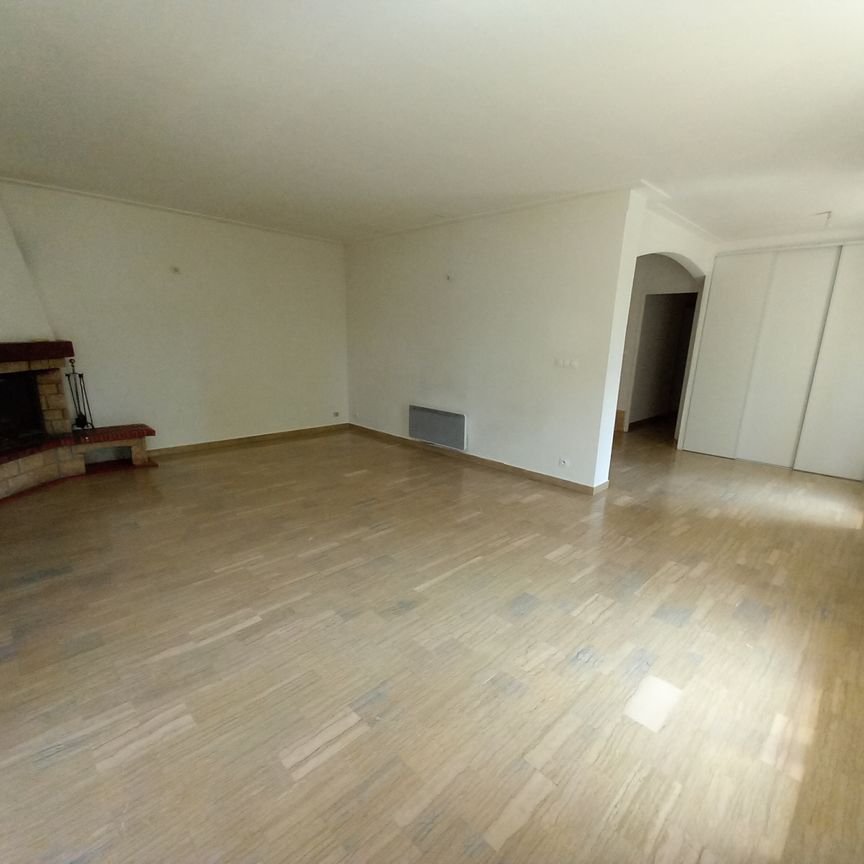Location Appartement 5 pièces 108m² LA BOUILLADISSE 13720 - Photo 1