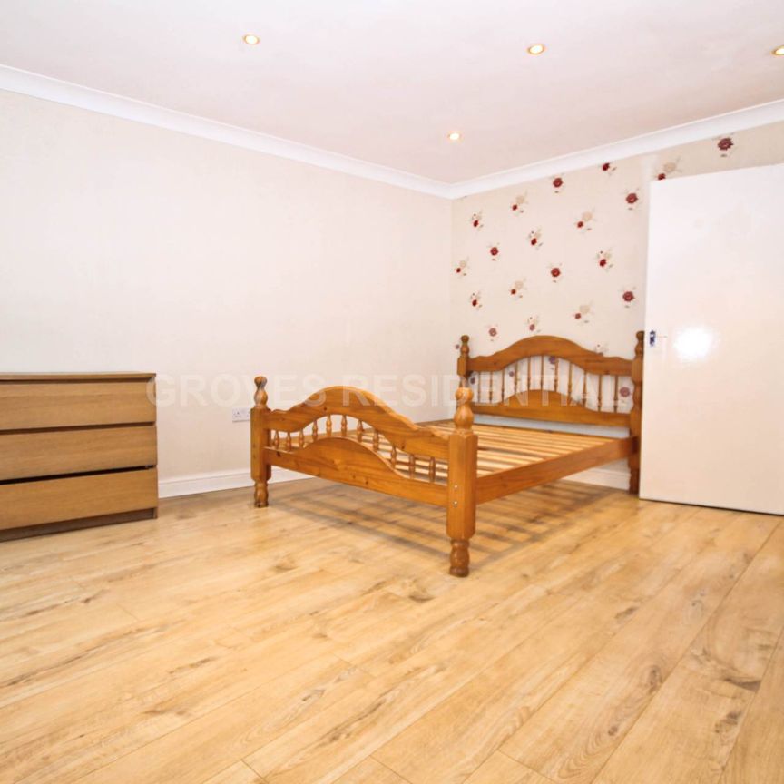 Price £1,400 pcm - Available Now - Unfurnished - Photo 1