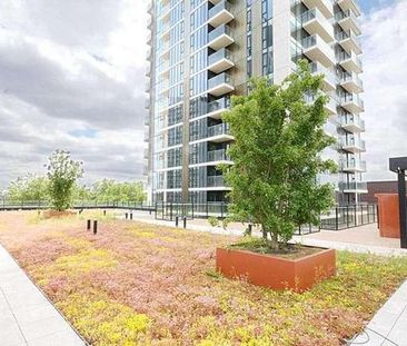 St Gabriel Walk, Elephant And Castle, SE1 - Photo 3