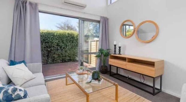 ST ALBANS - THREE BEDROOM, TWO BATHROOMS, DOUBLE GARAGE - Photo 1