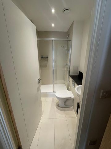 2 Bed Flat, Kingfisher Heights, E16 - Photo 5