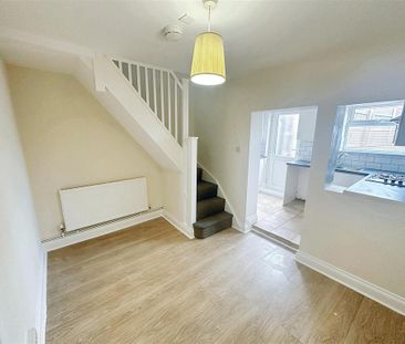 2 bedroom terraced house to rent - Photo 2
