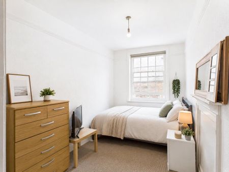 3 bedroom apartment to rent - Photo 4