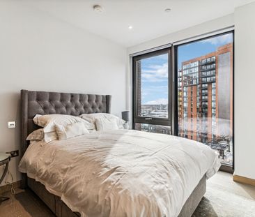 2 Bed Flat, Viaduct Gardens, SW11 - Photo 5