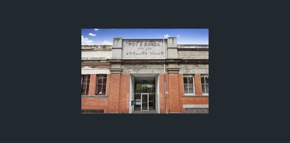 One Bedroom Apartment in the Heart of Collingwood! - Photo 2