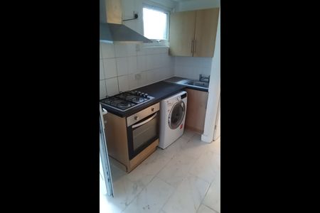 2 Bed Flat, Norman Road, E11 - Photo 3