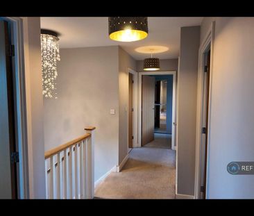 4 bedroom detached house to rent - Photo 4