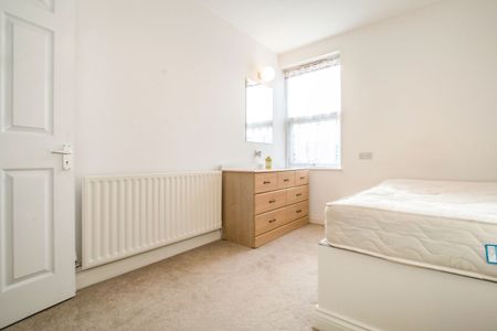 2 bedroom apartment to rent St. Michaels Road, Bournemouth, BH2 - Photo 4