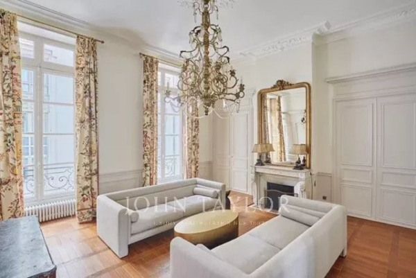 Appartement • Paris 6ème - Photo 1