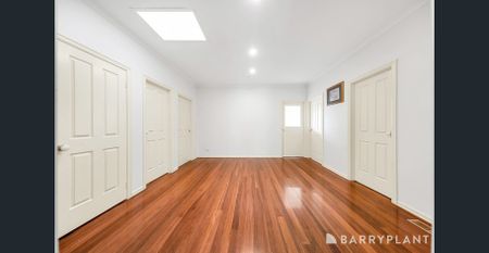 Prime Location: Everything at your fingertips !!! - Photo 2