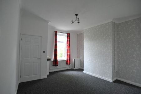 2 bedroom end of terrace house to rent - Photo 2