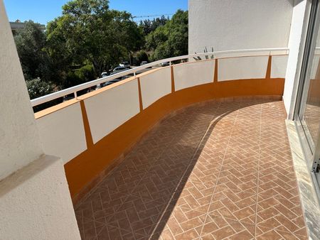 Fantástico T2 localizado em zona nobre de Vilamoura, condomínio privado com piscina. - Photo 3