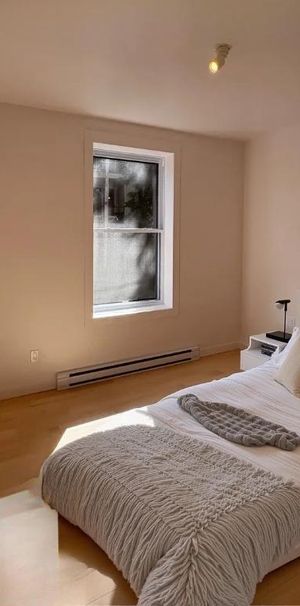 Grand 5 1/2 tout rénové - 2eme étage - Photo 1