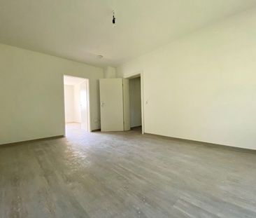 Zum Einzug bereit! 2 Zimmerwohnung, für Sie frisch renoviert! - Foto 1