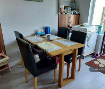 3 bedroom terraced house to rent - Photo 5