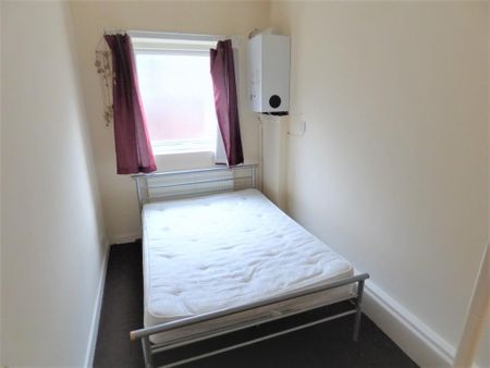 2 bedroom ground floor flat to rent - Photo 4