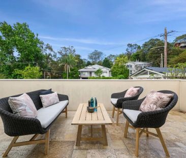 Large Home Overlooking Middle Harbour and the National Park - Photo 3