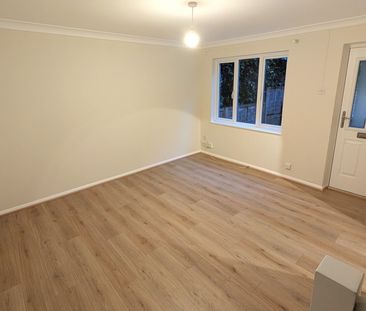 Overthorpe Close, Woking, Surrey, GU21 - Photo 6