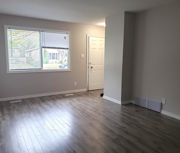 3 Bedroom Duplex - Photo 2