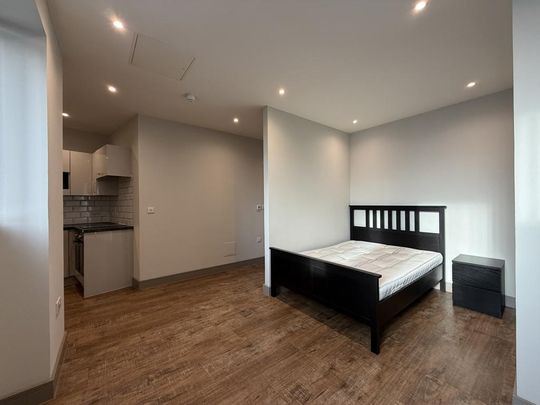 Studio to rent - Photo 1