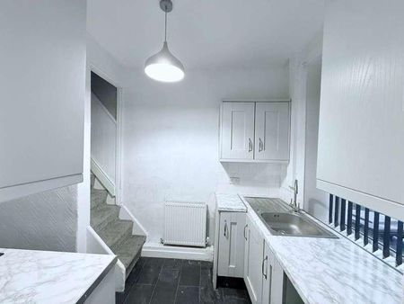 Phillipstown, Rossendale, BB4 - Photo 3