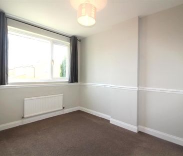Lillibrooke Crescent, Maidenhead - Photo 6