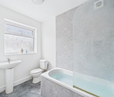 2 Bedroom Mid Terraced House - Photo 3