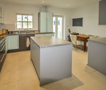 One-Bedroom House share - Photo 2