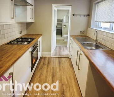 3 bedroom terraced house to rent - Photo 5