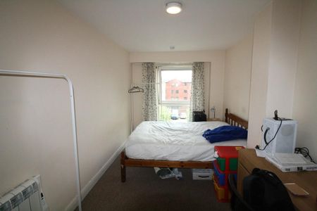3 bedroom apartment to rent - Photo 2