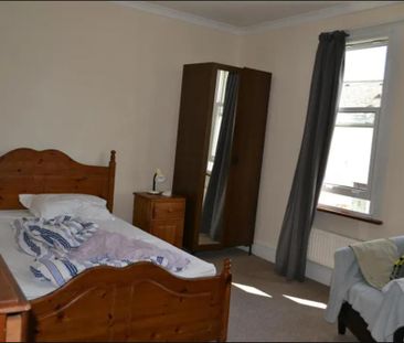 5 bedroom end of terrace house to rent - Photo 5