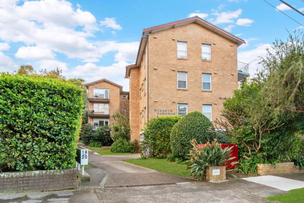 2/18-20 Woolcott Street, - Photo 1