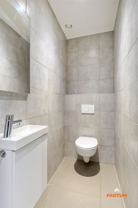 Appartement met twee slaapkamers en ruim terras - Photo 1