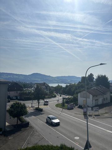 4.5-Zimmerwohnung in Rapperswil - zentral, gepflegt und bezugsbereit - Photo 3